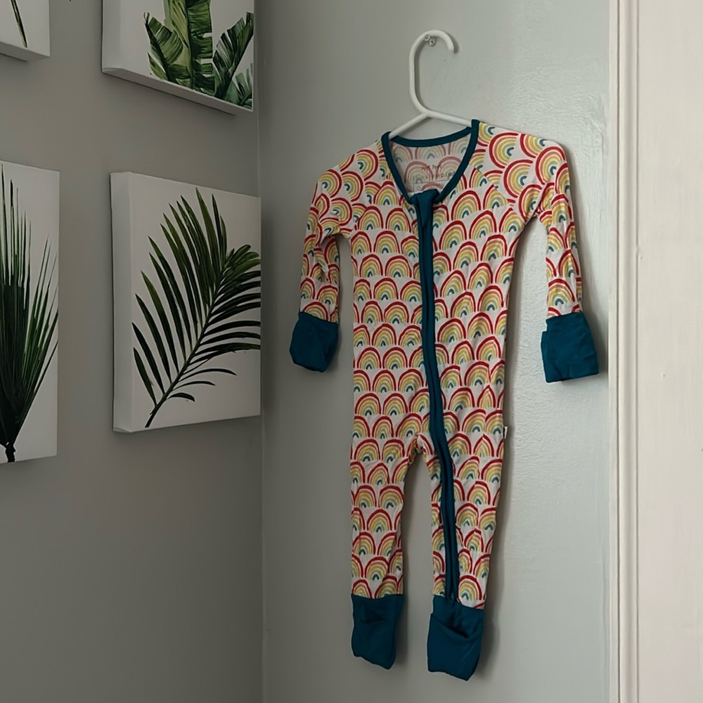Little Sleepies Primary Rainbows Zippy